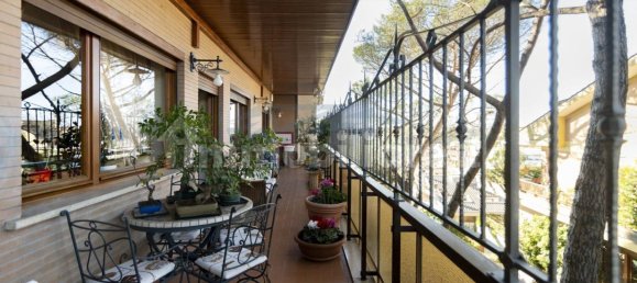 3 Schlafzimmer Wohnung in Rome, Italy, Nr. 161555 3