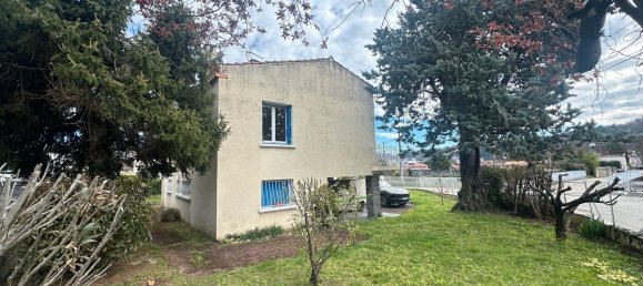 3 bedrooms House in Sainte-Colombe, France No. 199648 6