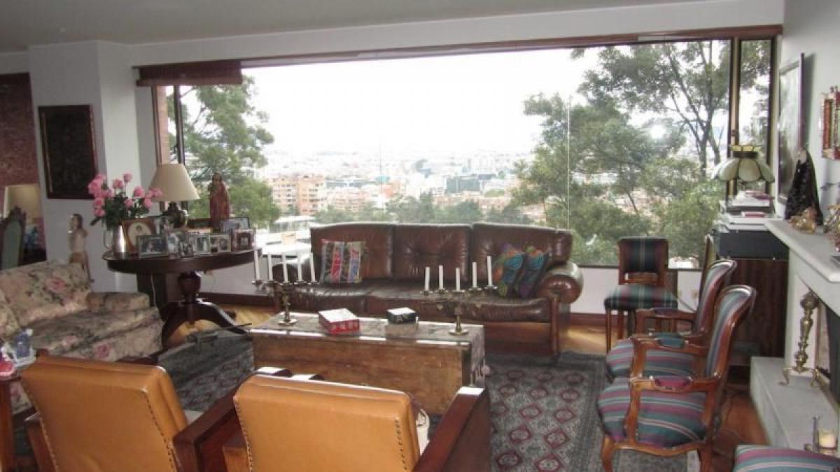 4 bedrooms House in Bogota, Colombia No. 10121