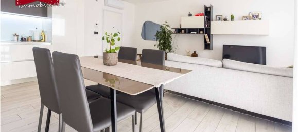 Квартира с 3 спальнями в Мартеллаго, Италия № 323076 5