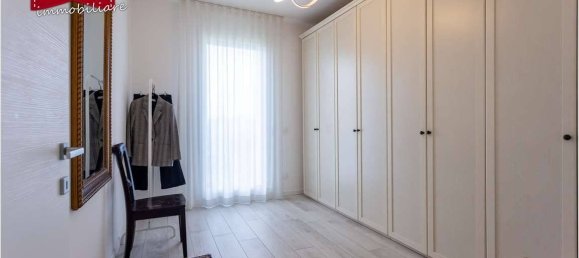 Квартира с 3 спальнями в Мартеллаго, Италия № 323076 12