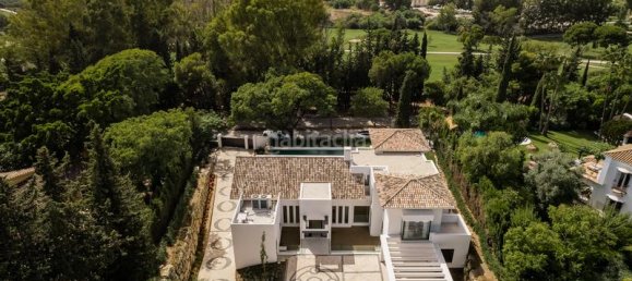 5 bedrooms Villa in Marbella, Spain No. 33395 17