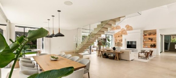 5 bedrooms Villa in Marbella, Spain No. 33395 33