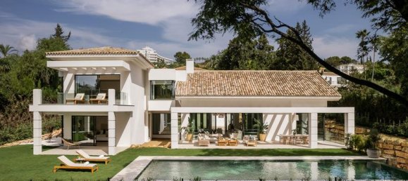 5 bedrooms Villa in Marbella, Spain No. 33395 13