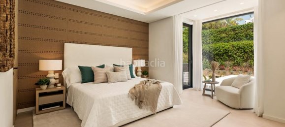 5 bedrooms Villa in Marbella, Spain No. 33395 37