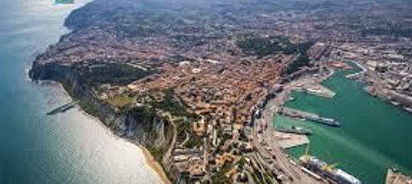 Grundstück in Ancona, Italy 1300m², Nr. 145725 2