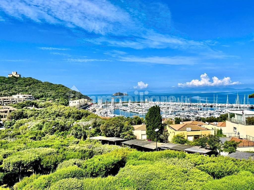 3 bedrooms Apartment in Castiglione della Pescaia, Italy No. 60241