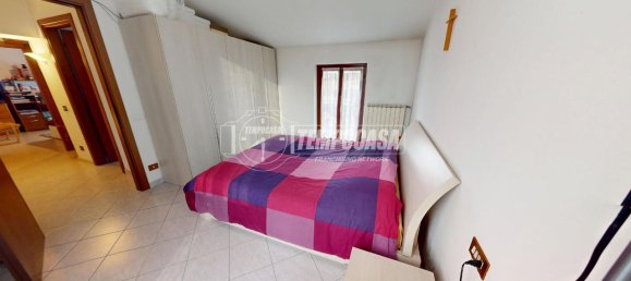 3-salle Appartement à Rovellasca, Italy No. 16410 4