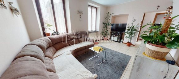 3-salle Appartement à Rovellasca, Italy No. 16410 16