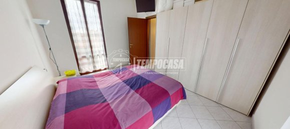 3-salle Appartement à Rovellasca, Italy No. 16410 5
