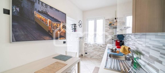 3 rooms Apartment in Reggio Emilia, Italy No. 35672 9