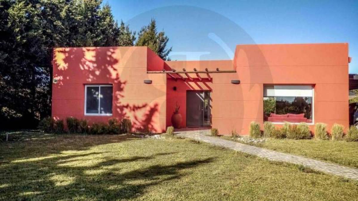 2 bedrooms House in Escobar, Argentina No. 84404