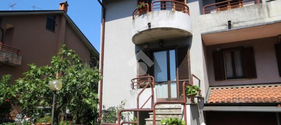 3 غرف نوم فيلا في Cornaredo, Italy رقم 353081 40