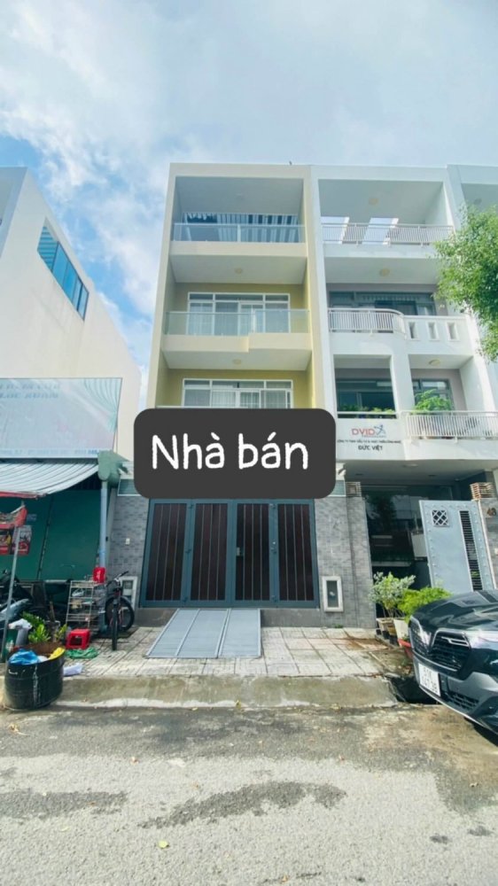 90m² House in District 7, Vietnam No. 13156