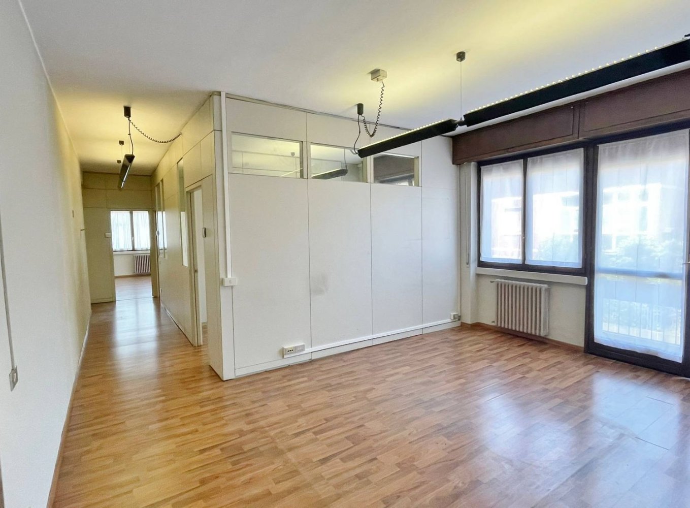 Oficina en Merate, Italy 110 m² No. 336453