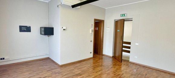 Oficina en Merate, Italy 110 m² No. 336453 2