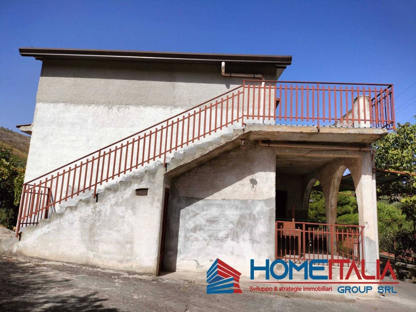 Вилла с 5 комнатами в Бельмонте Медзаньо, Италия № 102640