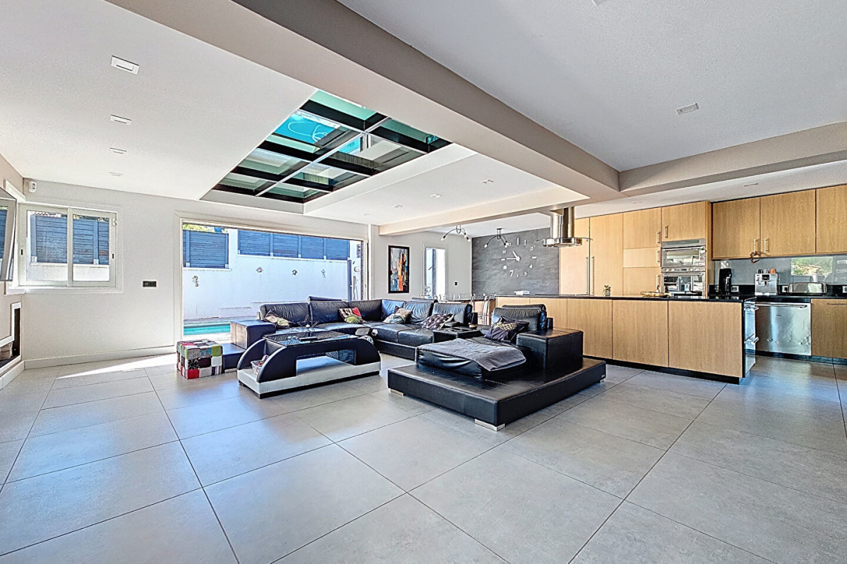 9 rooms House in Marseille, France No. 339482