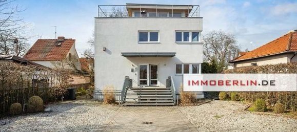325m² Building in Reinickendorf, Germany No. 235260 2