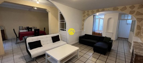 4 Schlafzimmer Stadthaus in Chateauneuf-sur-Cher, France, Nr. 81759 2