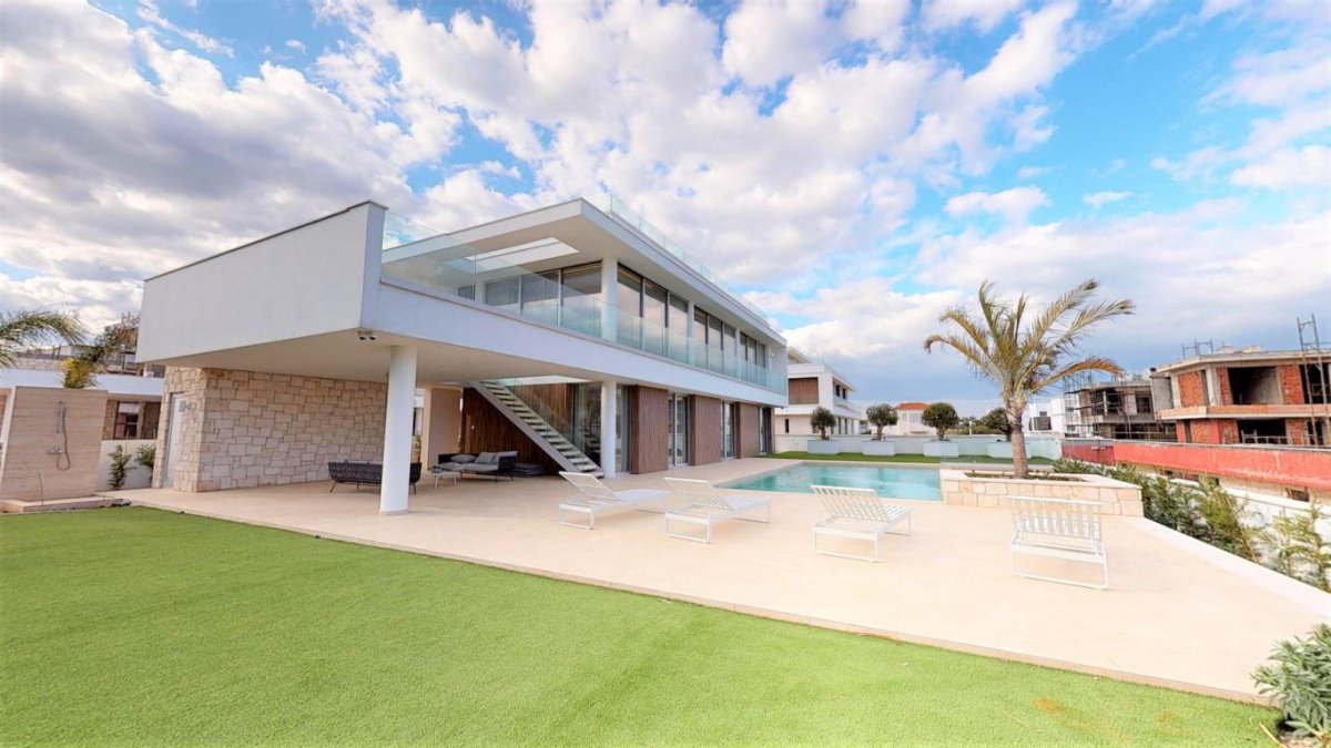 4 bedrooms Villa in Larnaca, Cyprus No. 2195