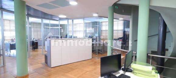 985m² Office in Grassobbio, Italy No. 317748 16
