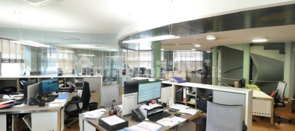 985m² Office in Grassobbio, Italy No. 317748 18
