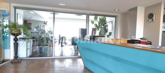 985m² Office in Grassobbio, Italy No. 317748 11