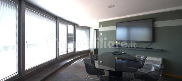 985m² Office in Grassobbio, Italy No. 317748 22