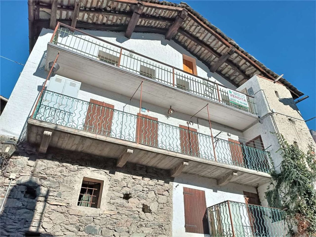 2 rooms Apartment in Donnas, Italy No. 187433