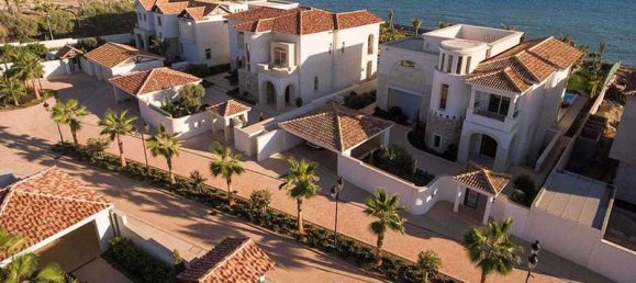 6 bedrooms Villa in Pervolia, Cyprus No. 10739 10