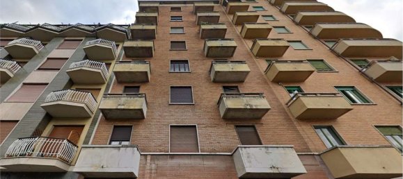 Квартира с 2 комнатами в Турин, Италия № 12199 3