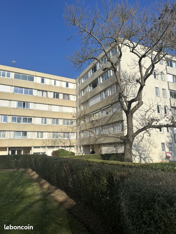 3 bedrooms Apartment in Savigny-le-Temple, France No. 164391