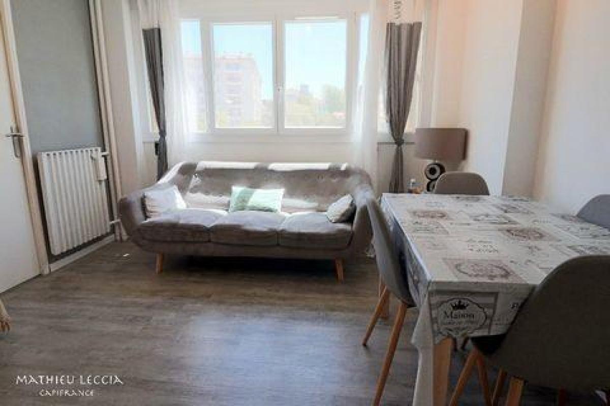 Кондоминиум  с 2 спальнями в Тулон, Франция № 11726