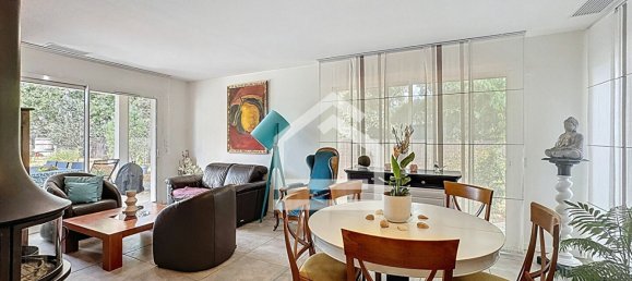 3 bedrooms House in Saint-Medard-en-Jalles, France No. 361880 2