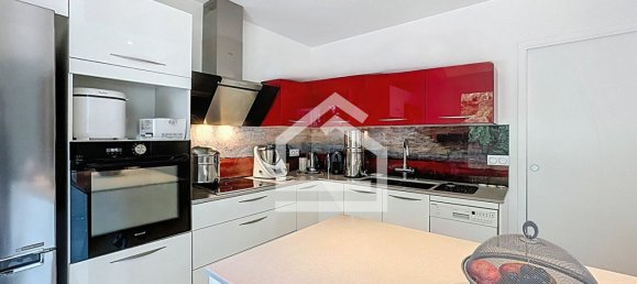 3 bedrooms House in Saint-Medard-en-Jalles, France No. 361880 5