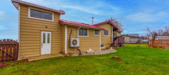 3 bedrooms House in Selkirk, Canada No. 546 7