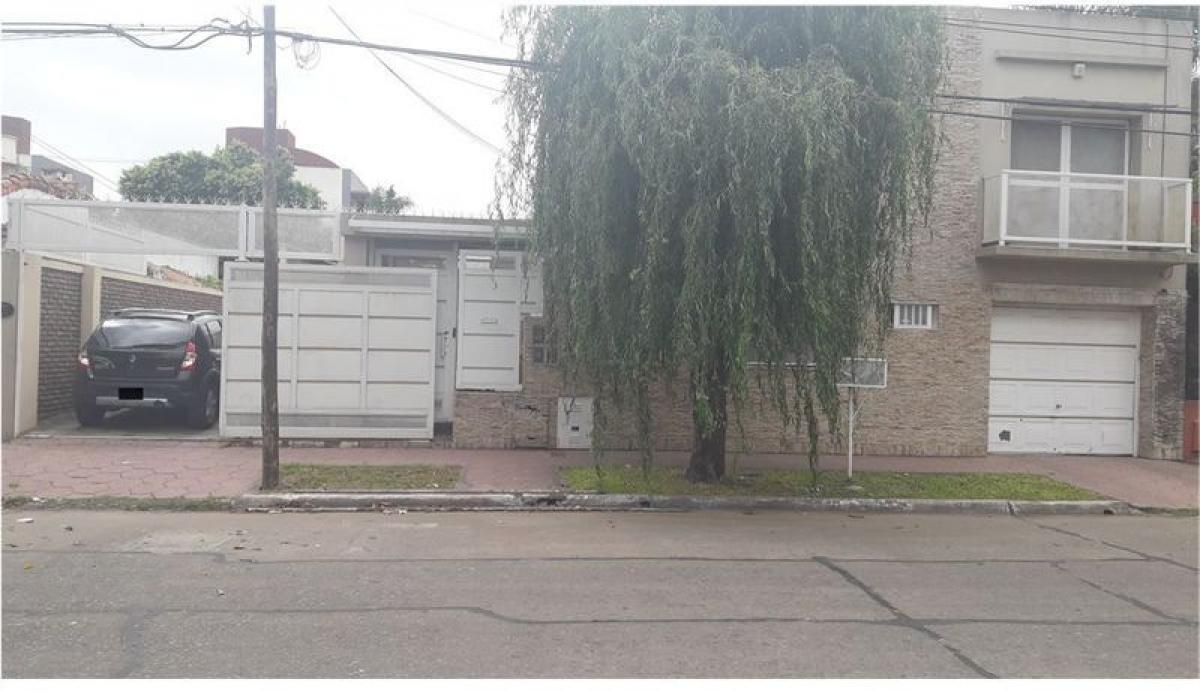 5 bedrooms House in Quilmes, Argentina No. 98735