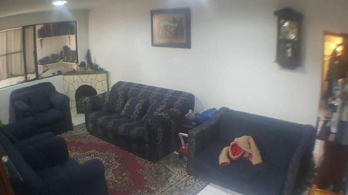 Casa de 6 dormitorios en Bogotá, Colombia No. 12199