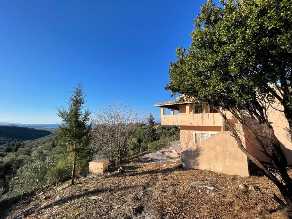 Propiedad comercial de 5 dormitorios en Corfu, Greece No. 2302