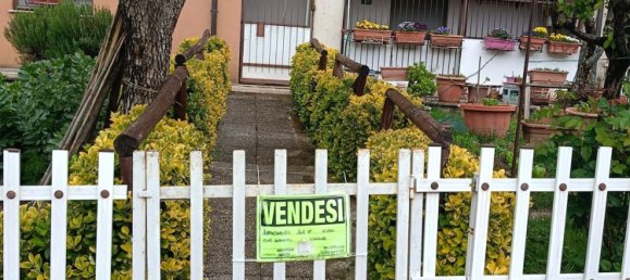 5 rooms Apartment in Castelraimondo, Italy No. 254675 3