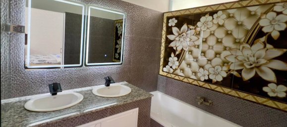 6 bedrooms House in Pattaya, Thailand No. 26424 16