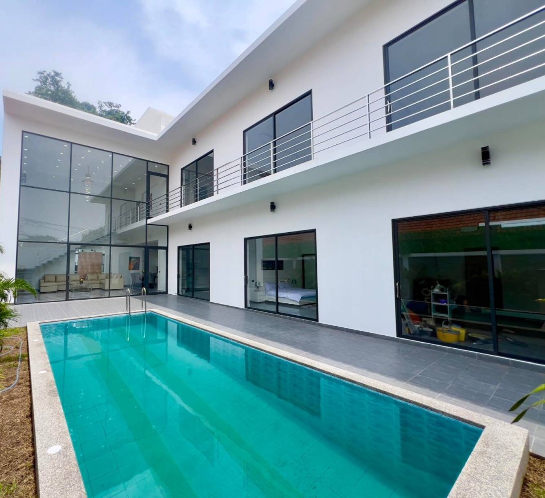 6 bedrooms House in Pattaya, Thailand No. 26424