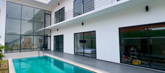 6 bedrooms House in Pattaya, Thailand No. 26424 3