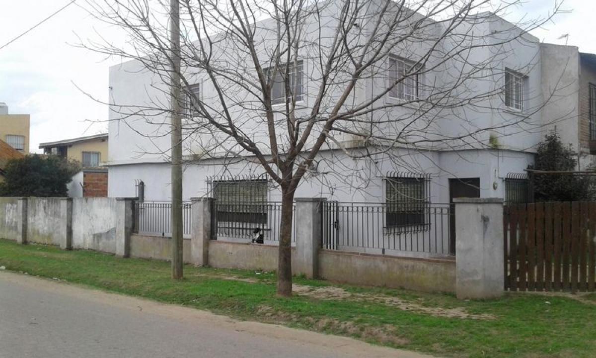 4 bedrooms House in Escobar, Argentina No. 57075