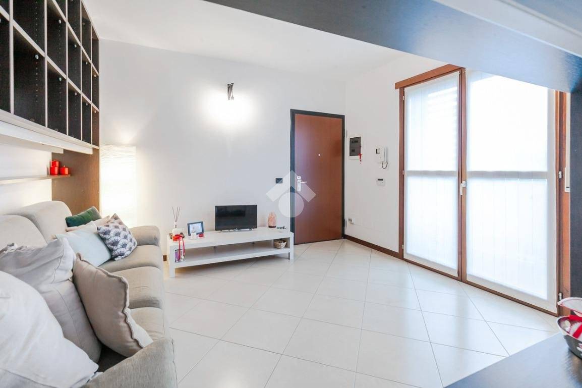 2 bedrooms Apartment in Rozzano, Italy No. 338749
