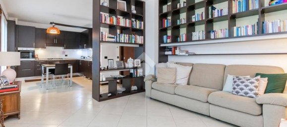 2 bedrooms Apartment in Rozzano, Italy No. 338749 4