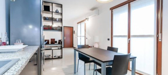 2 bedrooms Apartment in Rozzano, Italy No. 338749 8