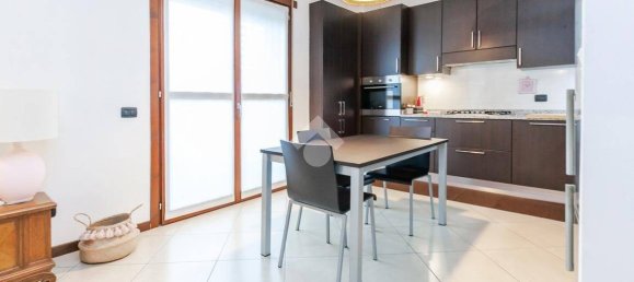 2 bedrooms Apartment in Rozzano, Italy No. 338749 11