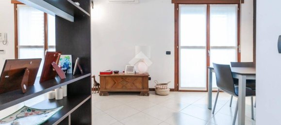 2 bedrooms Apartment in Rozzano, Italy No. 338749 5